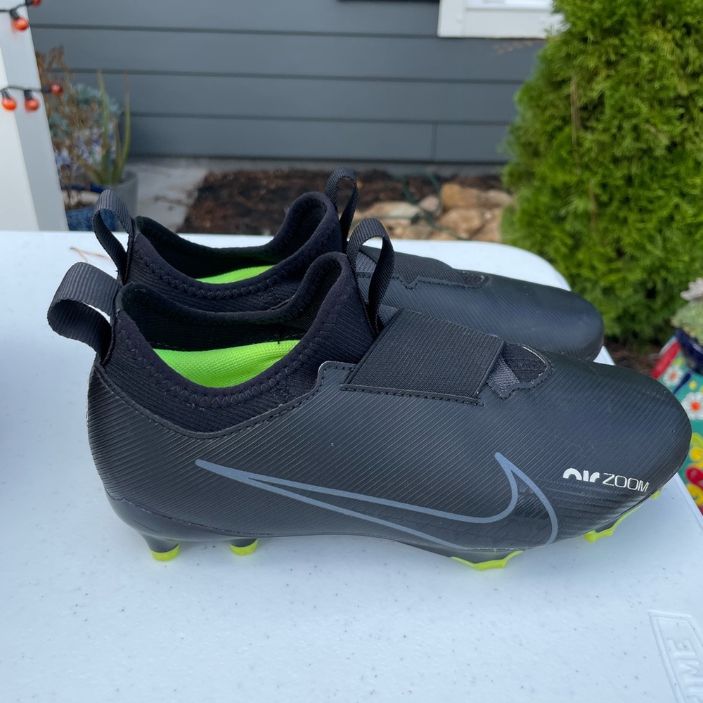 Kids soccer cleats